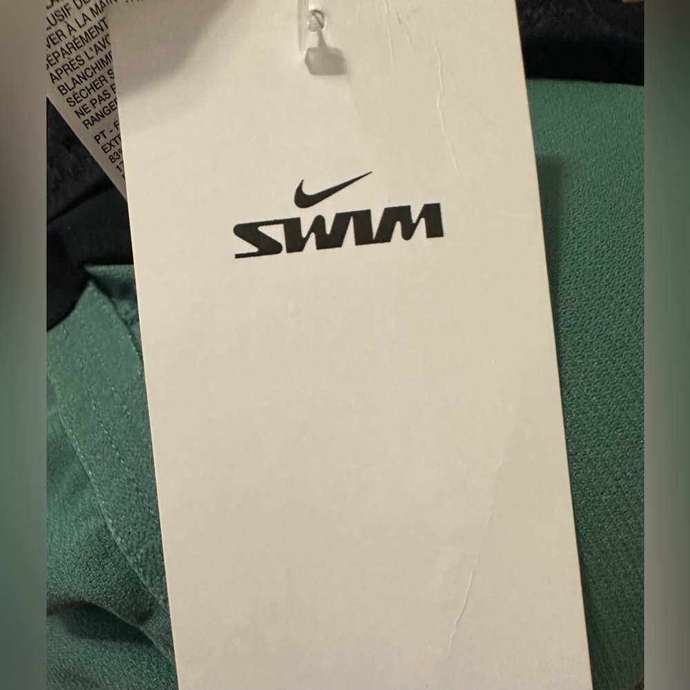 Nike Swim Size S One-Piece Bathing Suit NWT - Picture 3 of 6